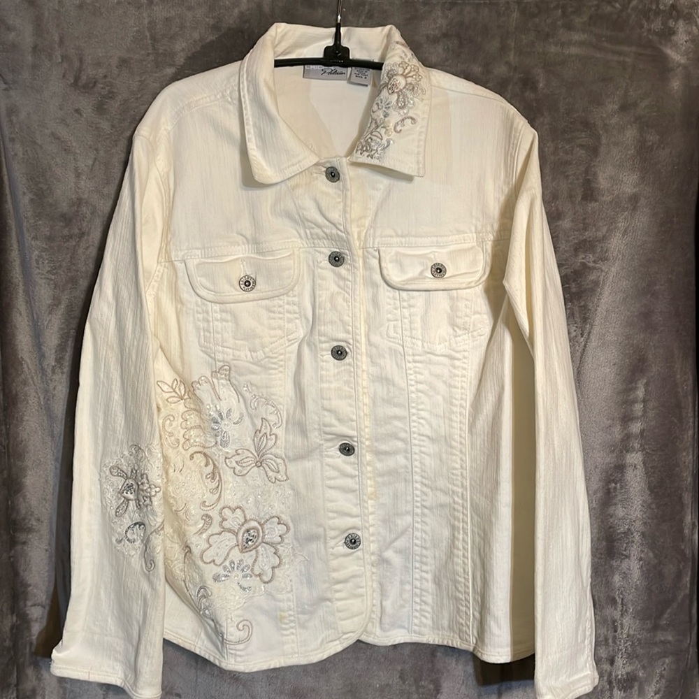 Chico’s Platinum Size 2 (12) 98% Cotton 2% Spandex Hand Wash Cold Beautiful